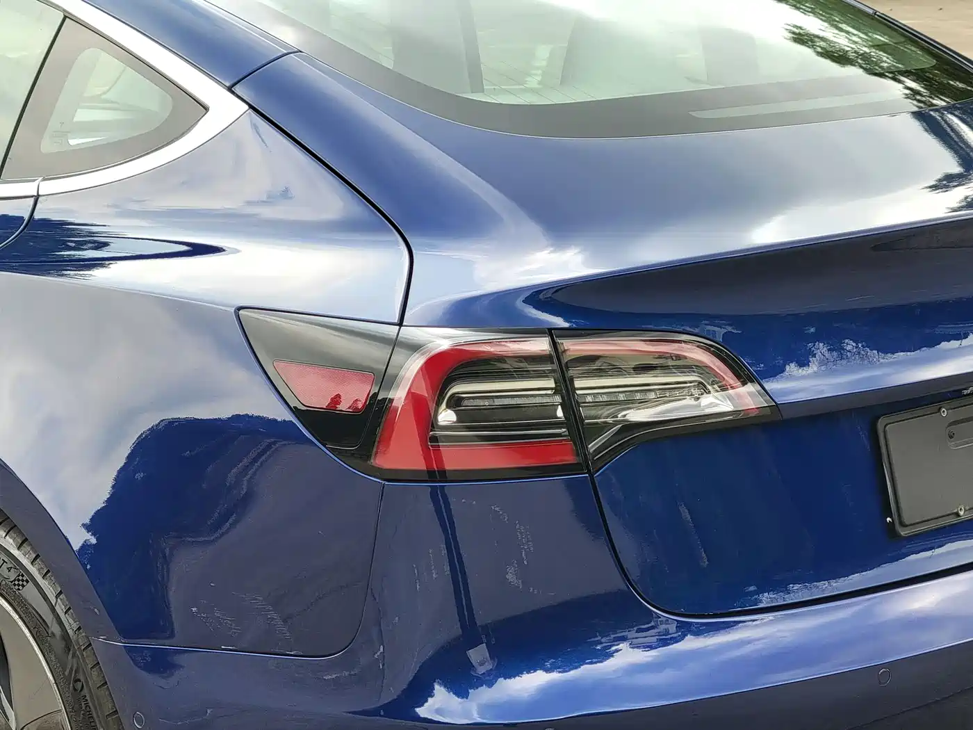 TESLA MODEL 3 (IMPORTED)