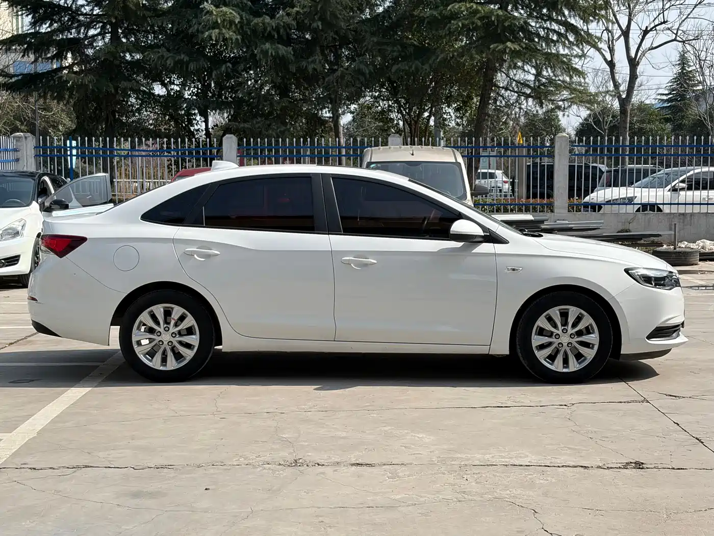 Buick Excelle 2018 15T Manual Elite (China V) фото 16