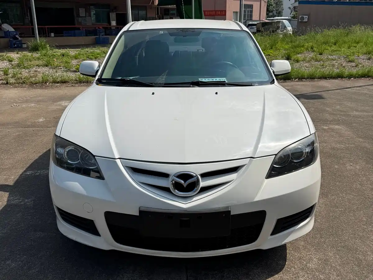 Фото 2 - Mazda 3