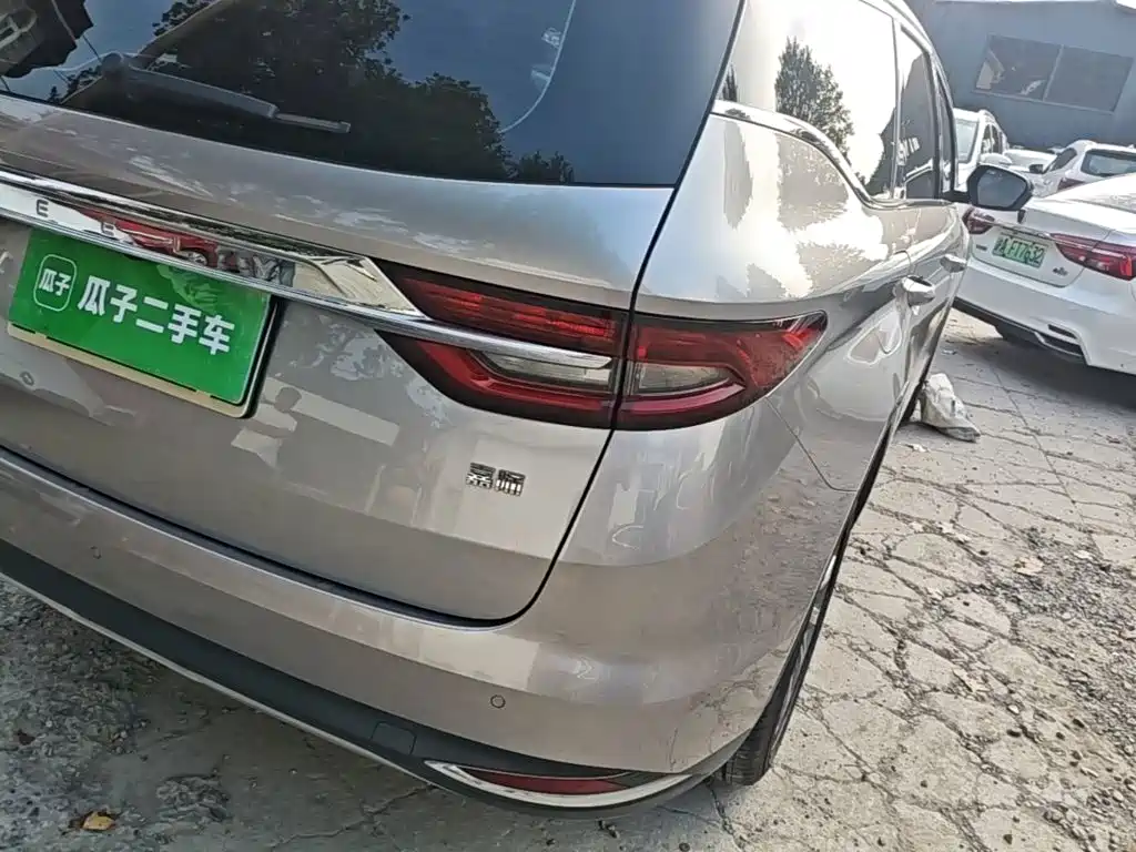 Фото 8 - Geely Jiaji