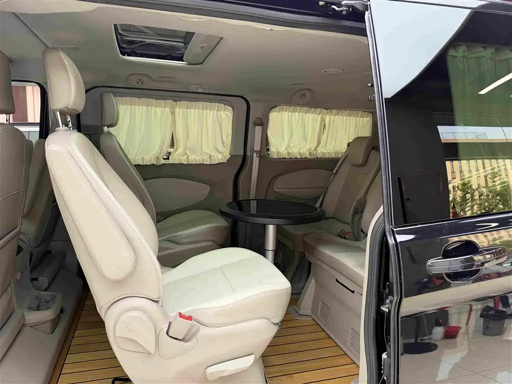 Photo 10 - Ford Tourneo