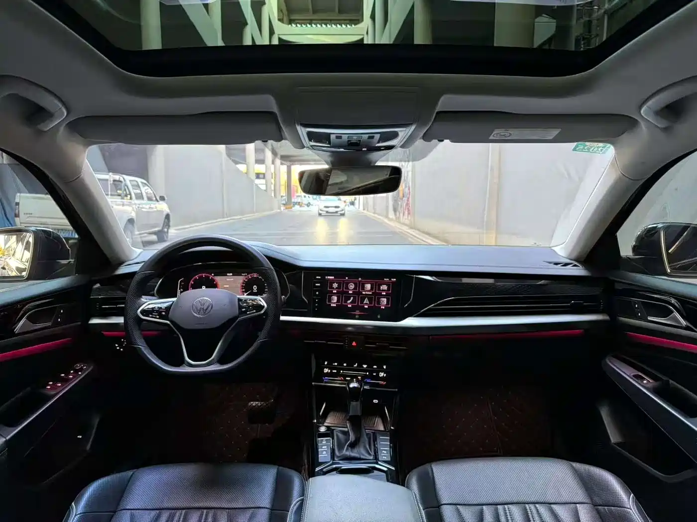 Volkswagen Passat 2022 330TSI Starlight Luxury Edition фото 11