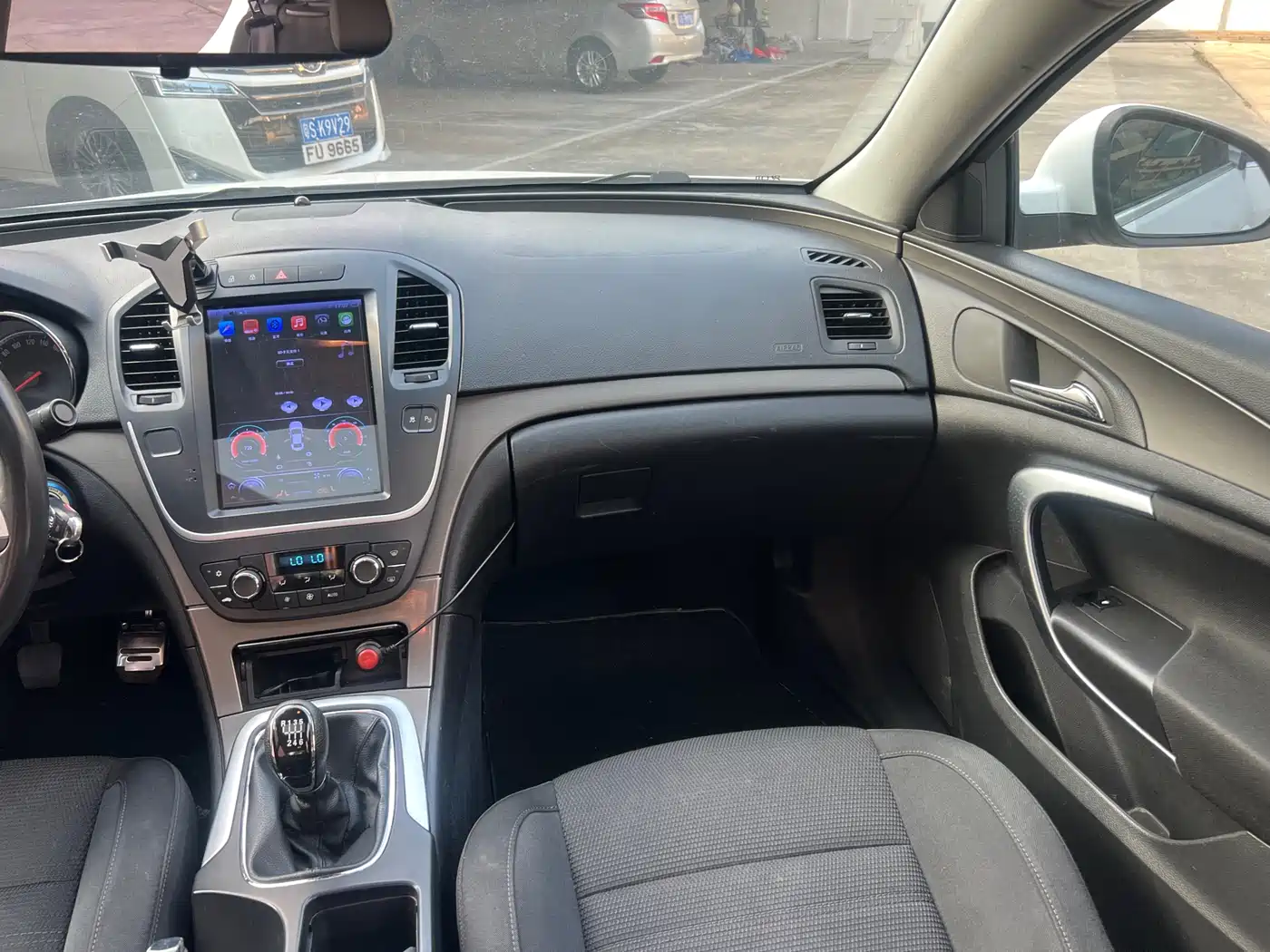 Photo 17 - Buick Regal