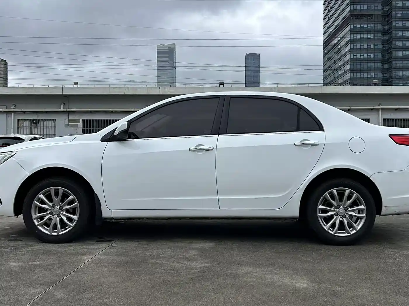 Photo 11 - Geely Vision