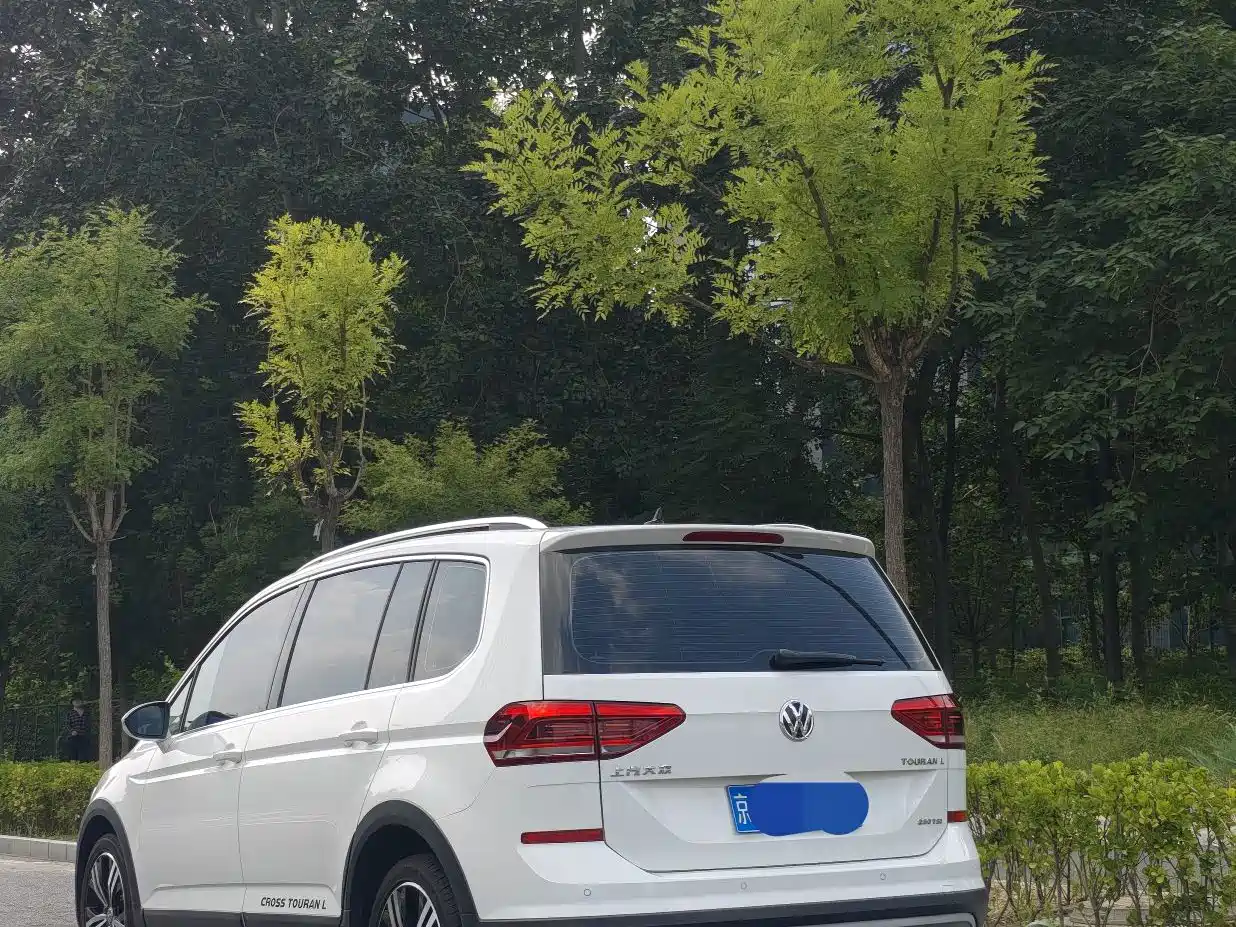 Volkswagen Touran 2021 2021 Touran L 280TSI DSG Cross Edition 7-seater