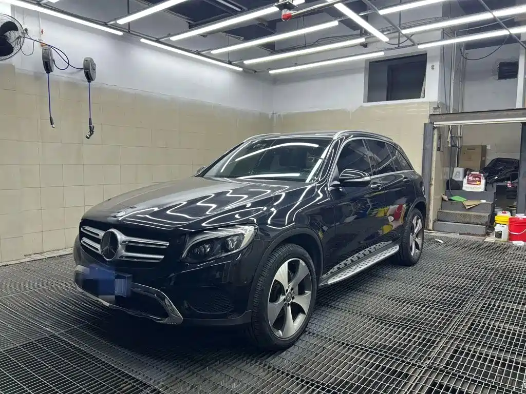 Фото 1 - Mercedes-Benz GLC