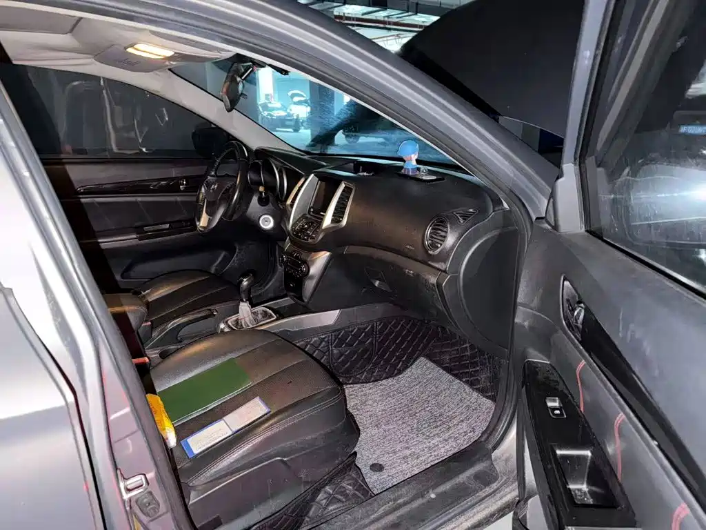 Фото 5 - Changan Eado