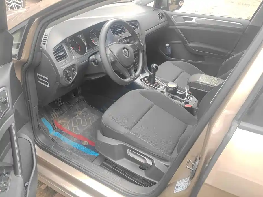 Фото 9 - Volkswagen Golf