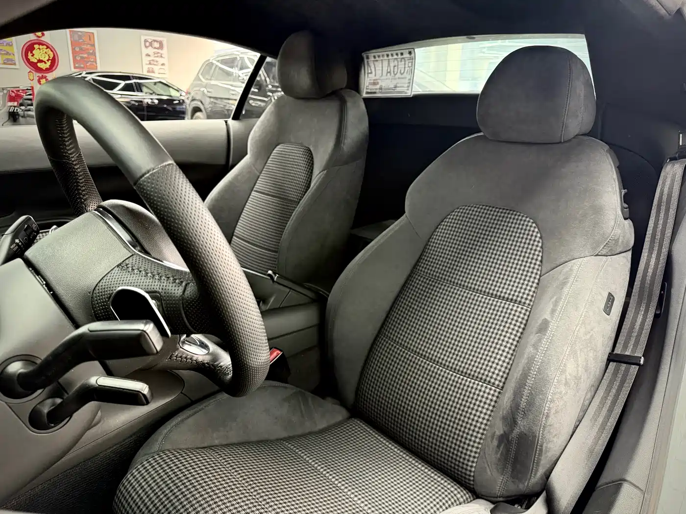 Audi R8 2010 5.2 FSI quattro фото 11