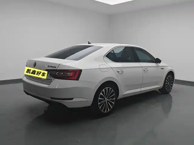 Škoda Superb 2018 TSI330 DSG Comfort Edition China V фото 4
