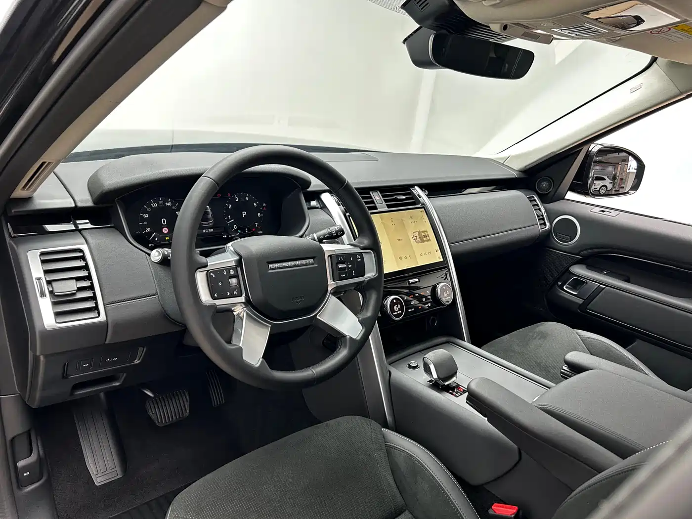 Land Rover Discovery 2024 Model 360PS S фото 8