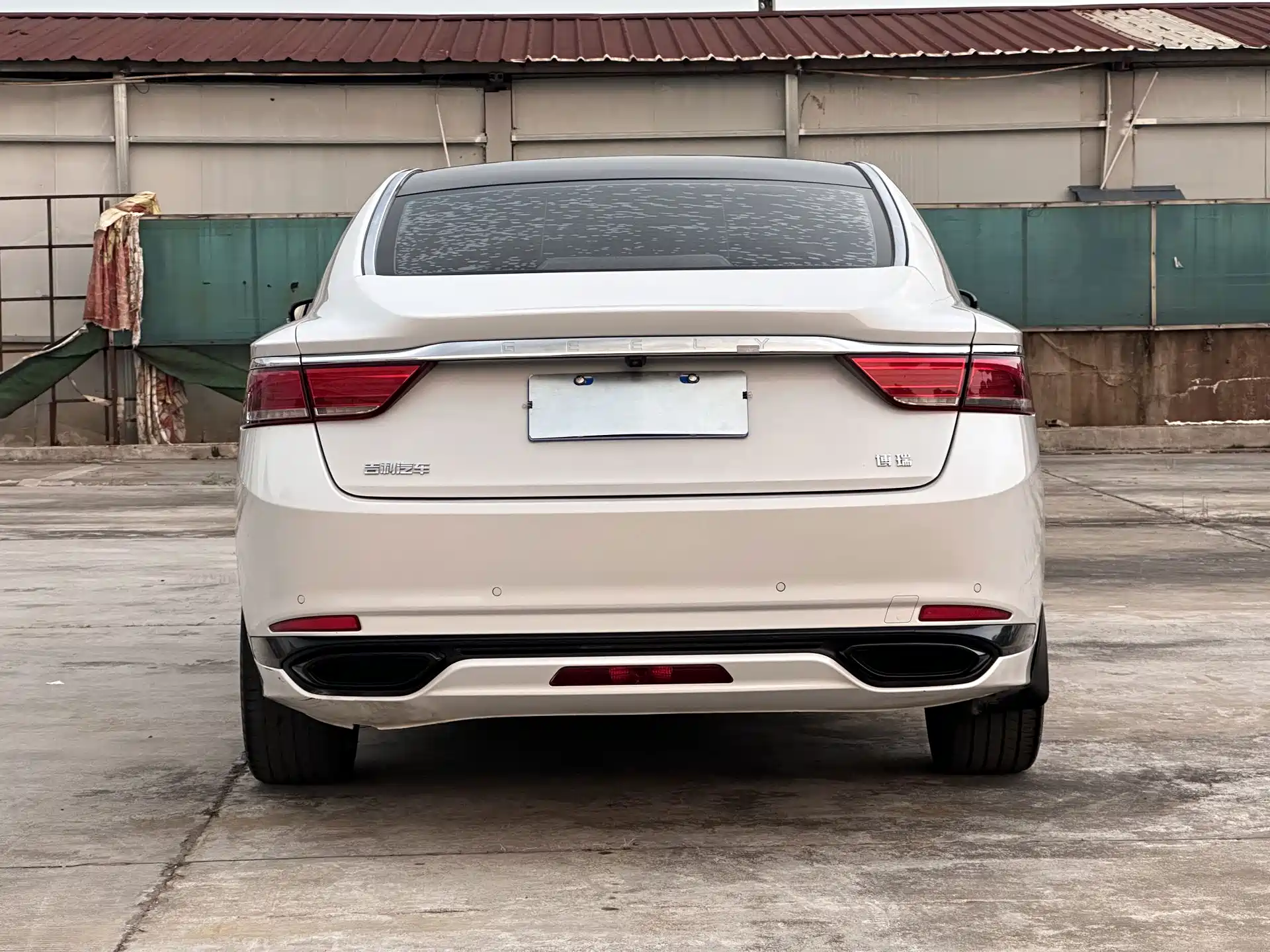 Фото 8 - Geely Borui