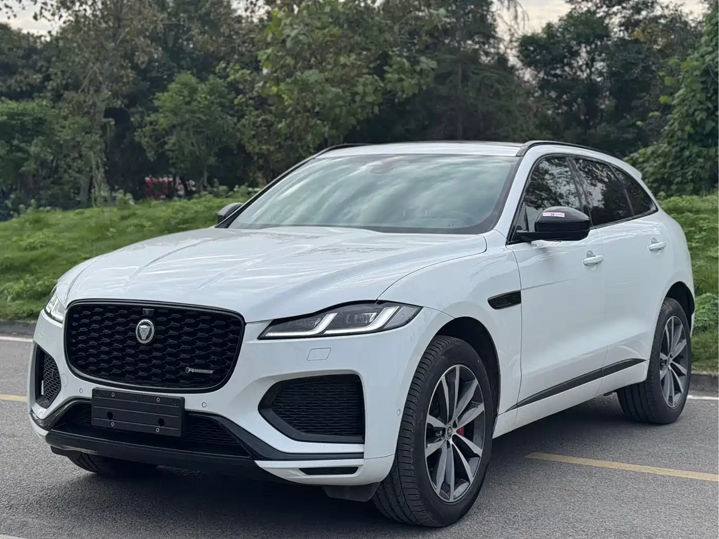 Jaguar F-PACE 2024 2025 P250 R-Dynamic SE