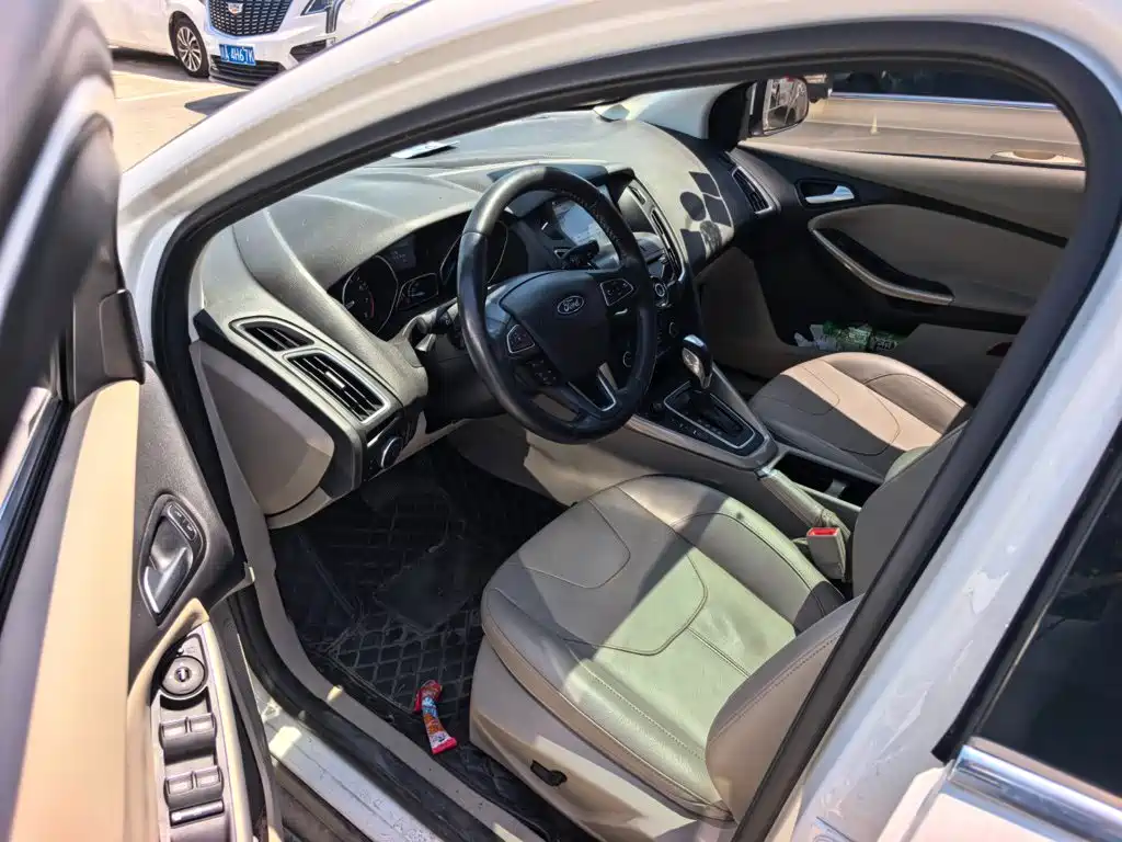Фото 8 - Ford Focus