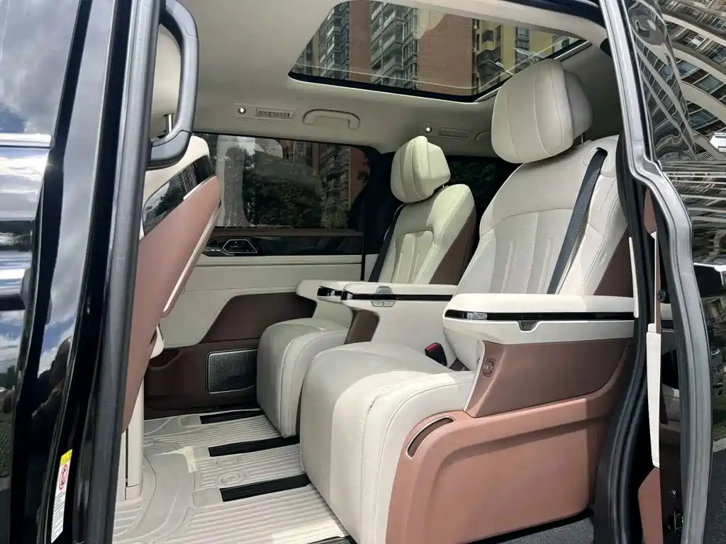 BYD Xia 2025 2025 DM-i 1.5T 180km Surpass Edition
