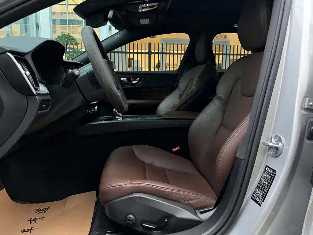 Photo 3 - Volvo S60