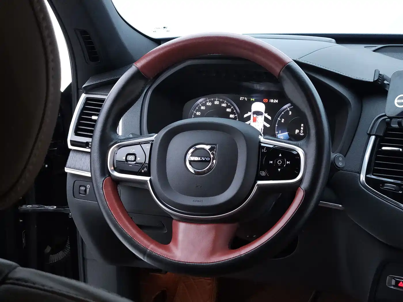 صورة 10 - Volvo XC90