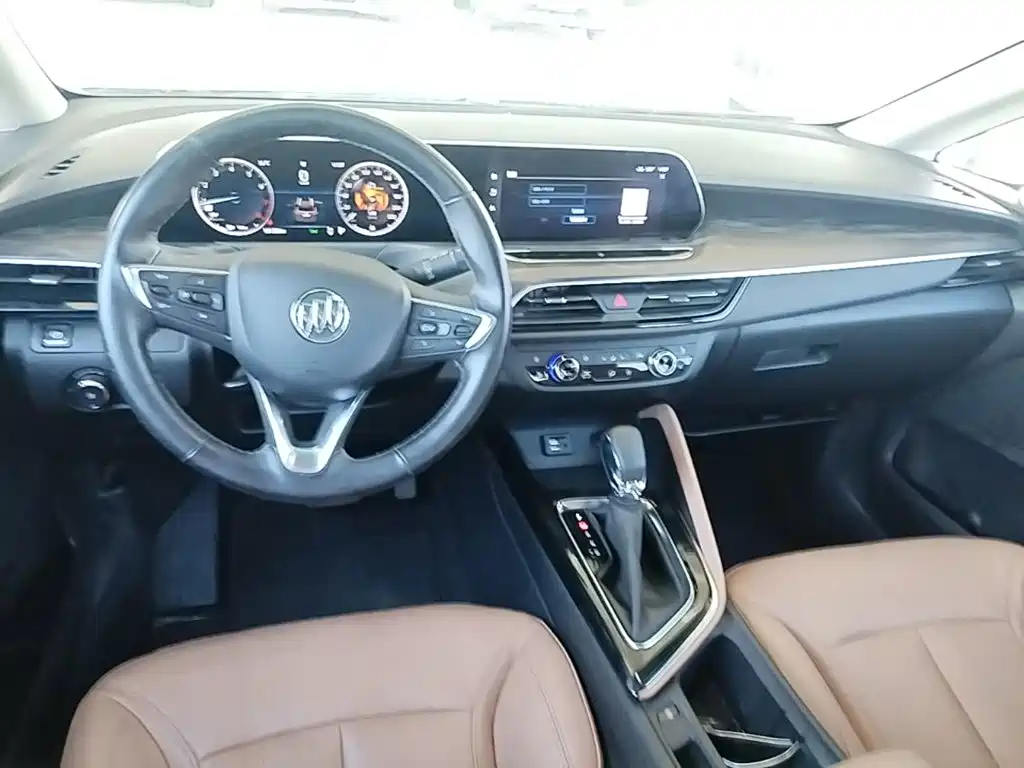 Photo 10 - Buick GL6