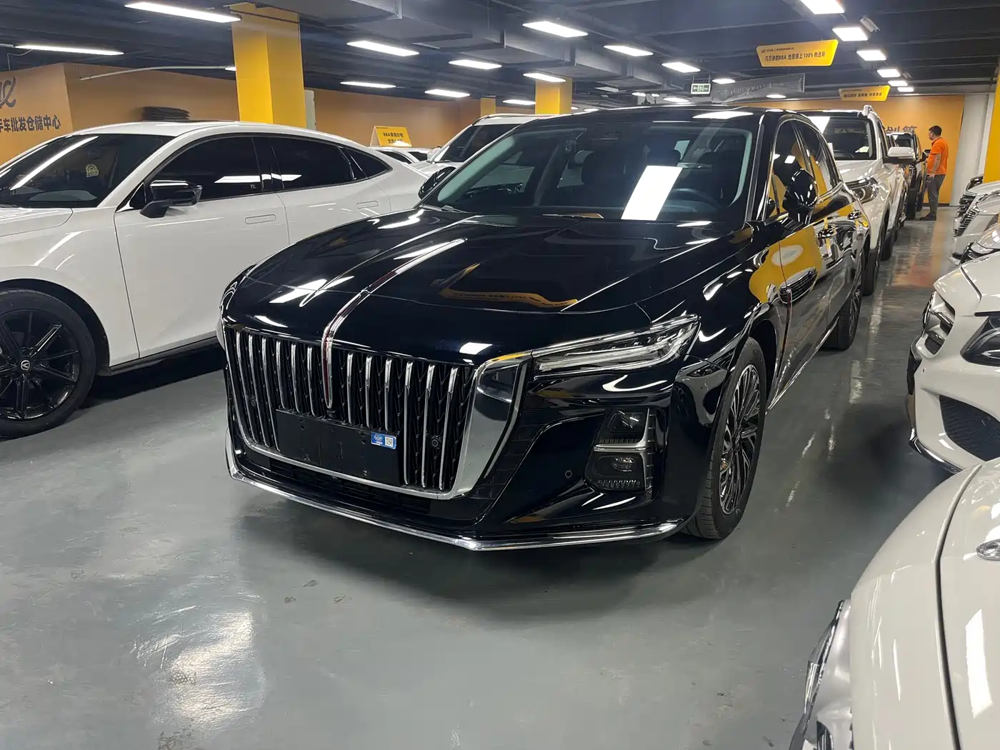  Hongqi Hongqi H5 2024 2.0T Automatic Smart Connect Flag Smooth Edition