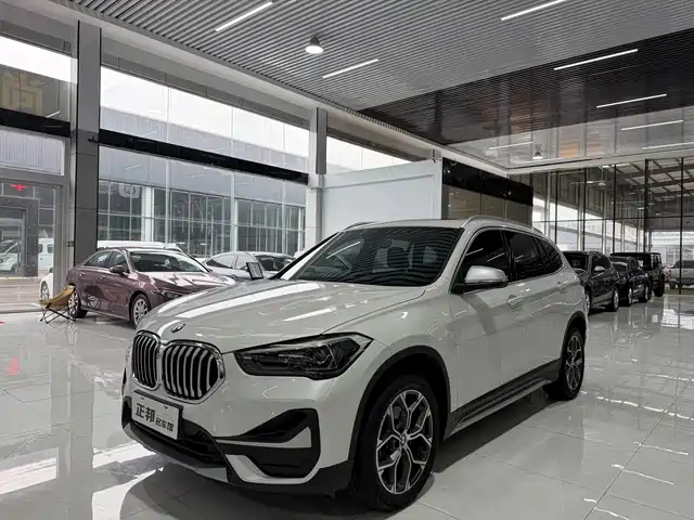 BMW X1 2022 sDrive20Li Premium — фото 1