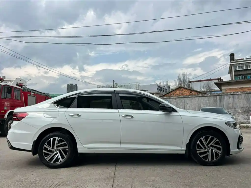 Volkswagen Lavida 2024 Model 300TSI DSG Starlight Full Comfort Edition фото 8