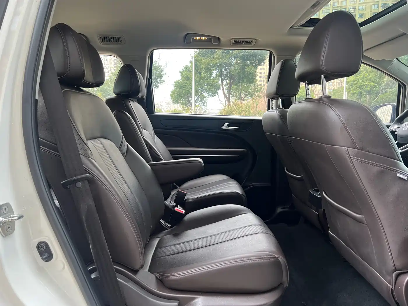 GAC Trumpchi Trumpchi M6 2019 270T DCT Luxury Edition (7-seater) (China VI) фото 14
