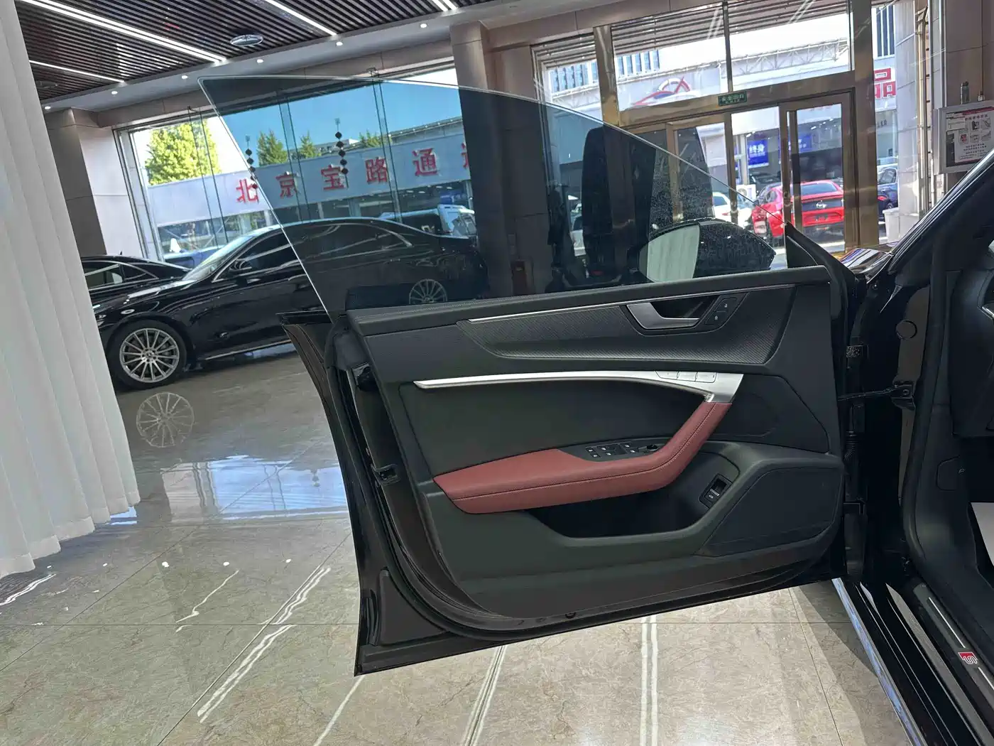 Audi A7L 2025 Model Year 45 TFSI quattro Black Knight Edition фото 12