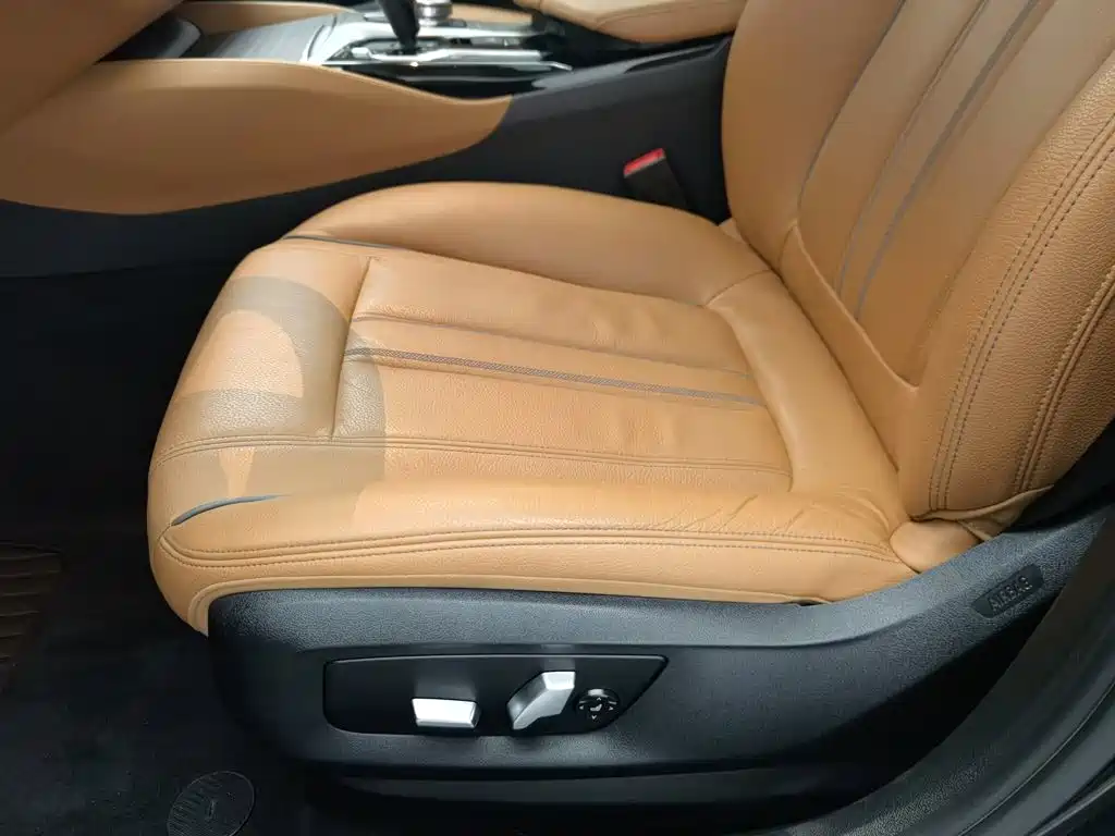Photo 20 - BMW 6 Series GT