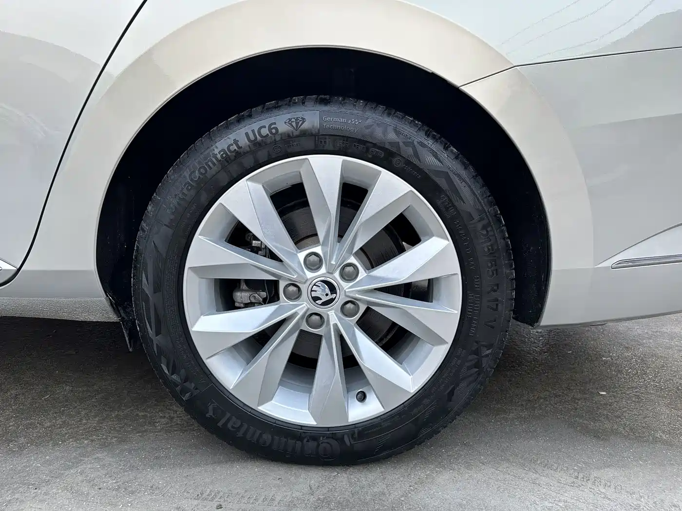 Škoda Superb 2018 TSI330 DSG Comfort Edition China V фото 12
