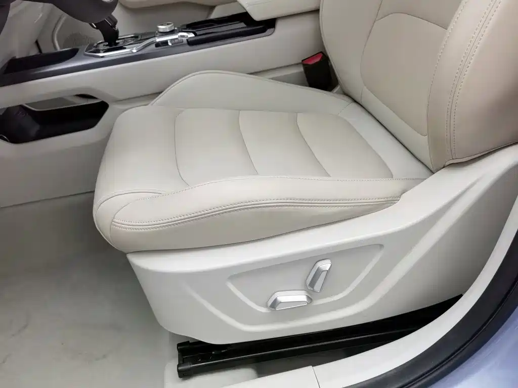 Фото 20 - Geely ICON