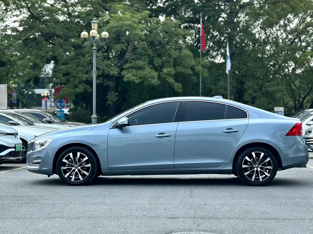 Photo 4 - Volvo S60