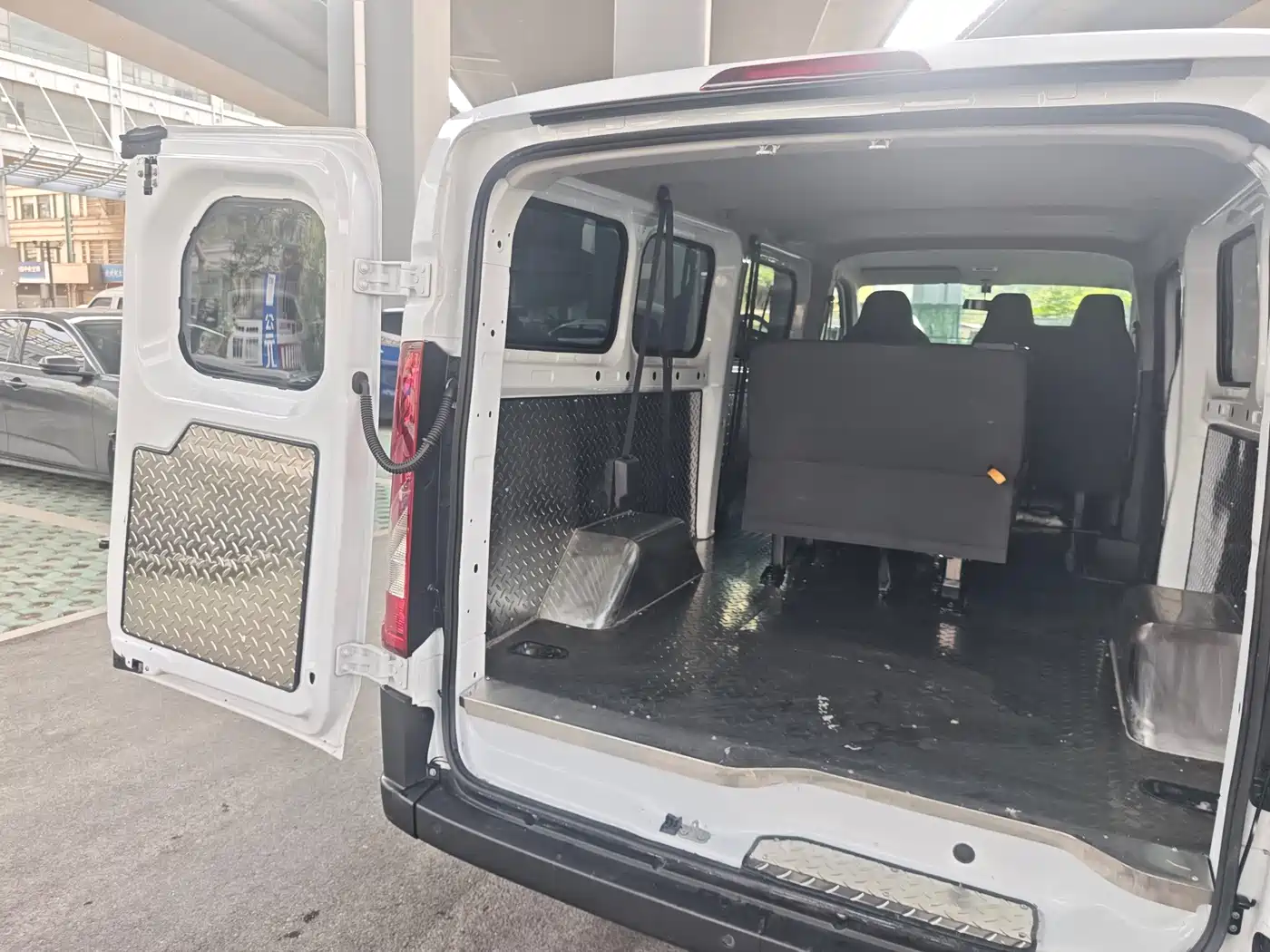 Jiangling E-Fushun 2025 2025 Clear Window Version 53.58kWh Medium Wheelbase Low Roof