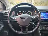 Photo 10 - Jetta VS7