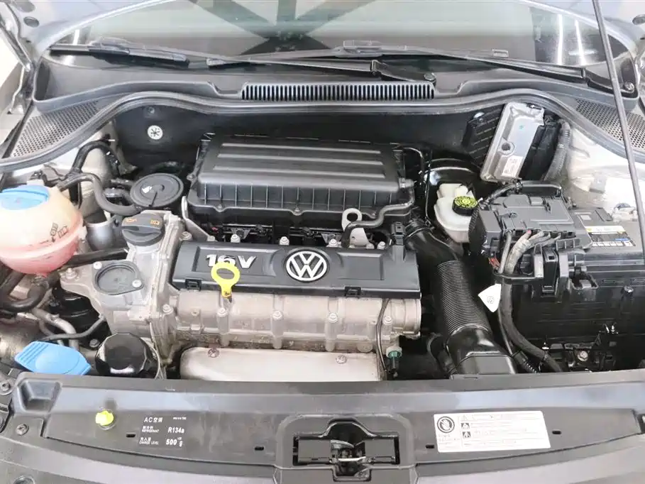 Volkswagen Polo 2012 1.6L Cross Polo AT фото 17