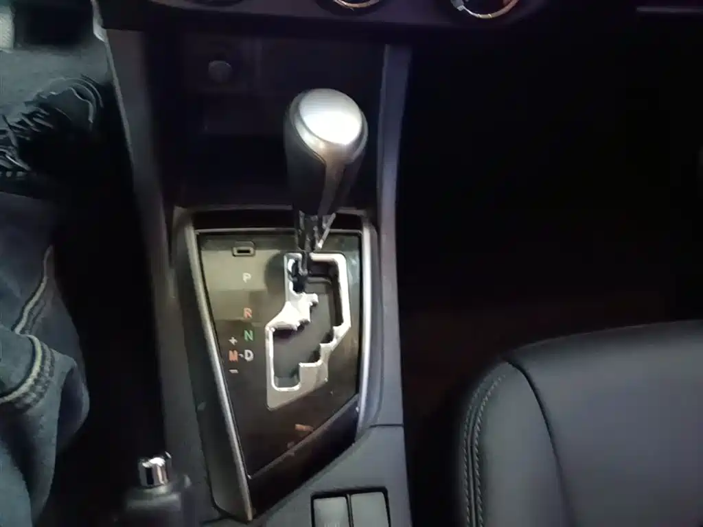 Toyota Levin 2014 1.6G CVT Elite Edition фото 14