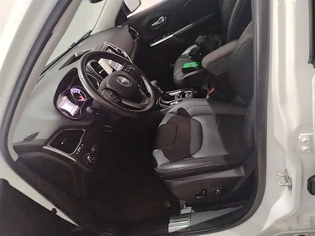 Jeep Cherokee 2019 2019 2.0T 2WD Smart Edition China V