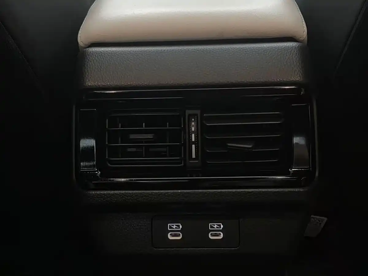 Photo 14 - Honda Inspire