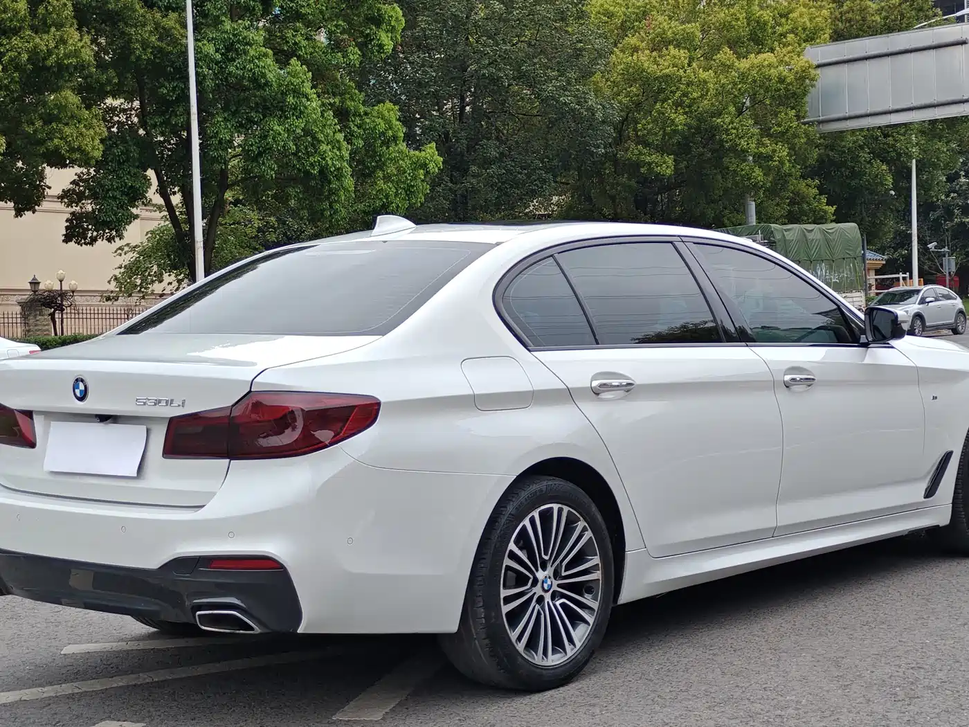 BMW 5 Series 2018 530Li Leading M Sport Package фото 9