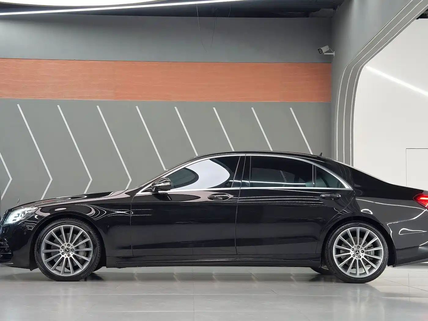 Фото 6 - Mercedes-Benz S-Class