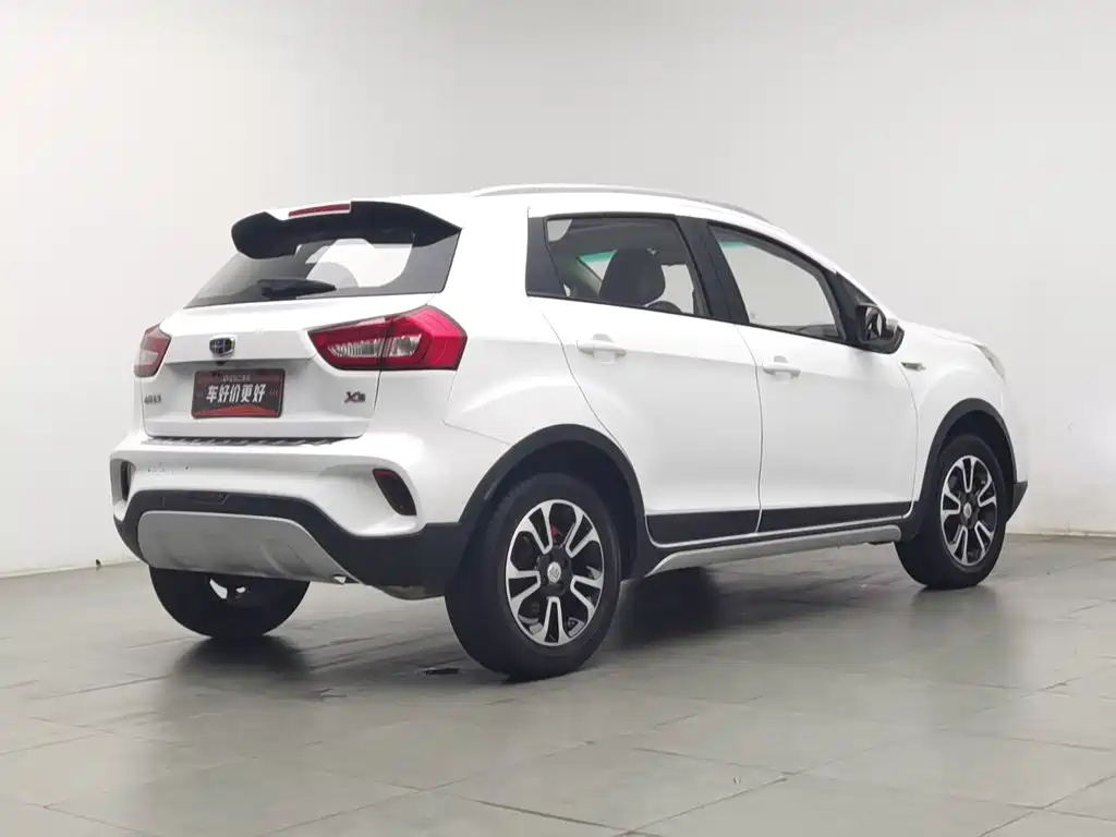Фото 2 - Geely Vision X3