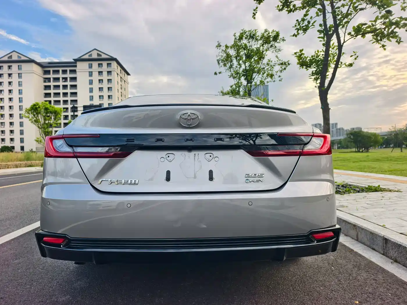 Toyota Camry 2026 Hybrid 2.0HXS Sport Plus Edition фото 4