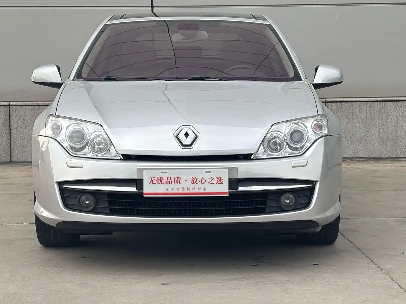 Renault Laguna 2009 2.0T фото 2