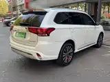 Photo 23 - Mitsubishi Outlander