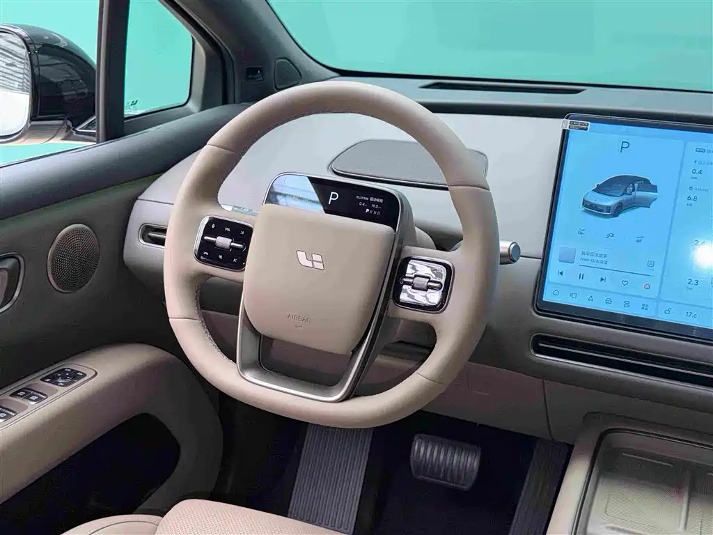 صورة 8 - Li Auto i6