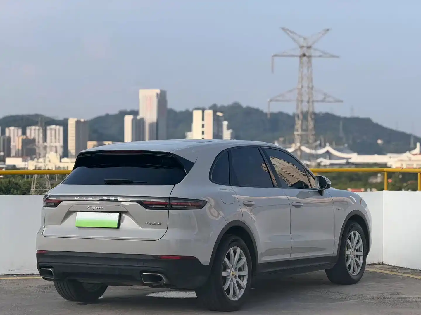 صورة 4 - Porsche Cayenne New Energy