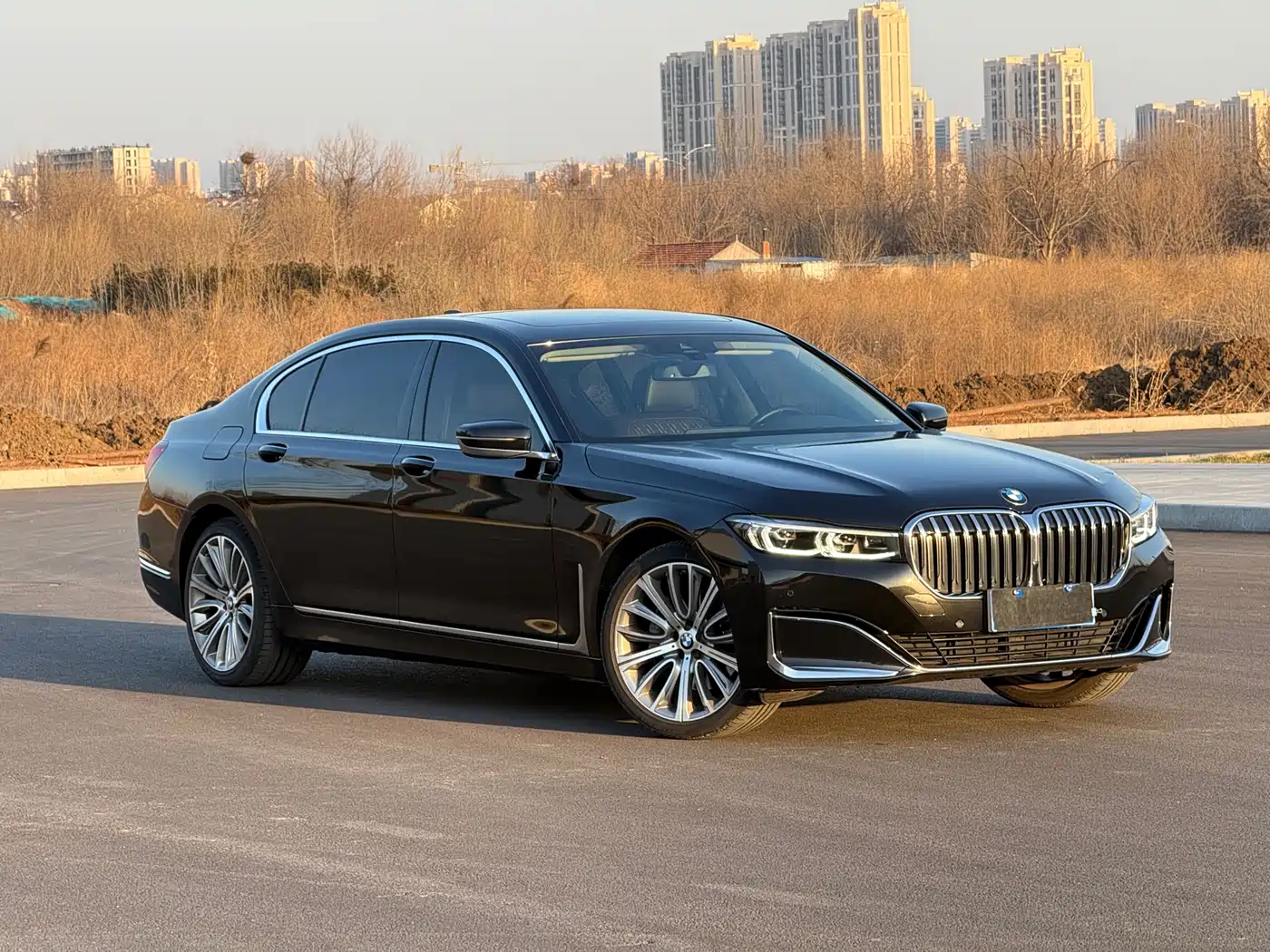 BMW 7 Series 2021 Model 740Li Leading Luxury Package фото 2
