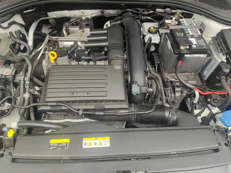 Photo 10 - Volkswagen Sagitar