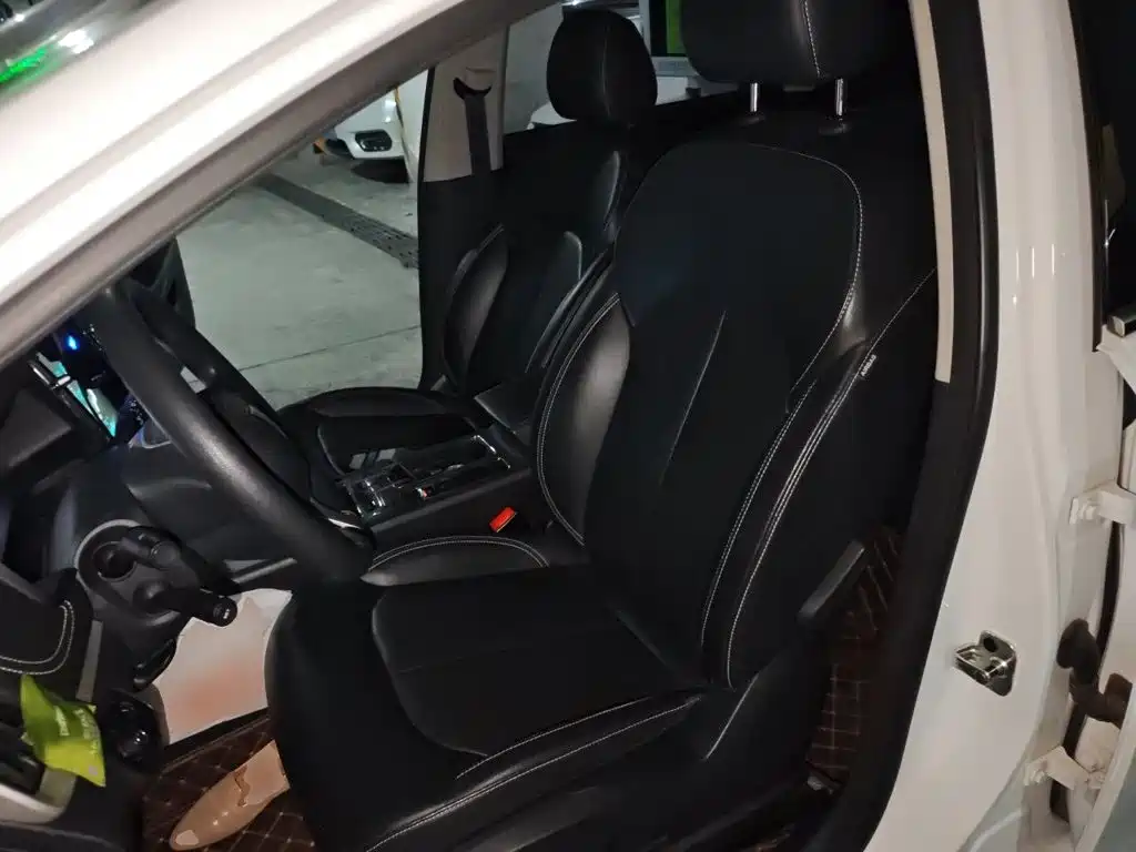 Roewe i6 2021 2020 PLUS 1.6L CVT 4G Connected Glory Flagship Edition