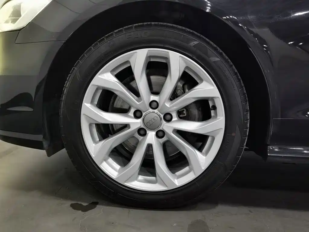 Фото 17 - Audi A6L