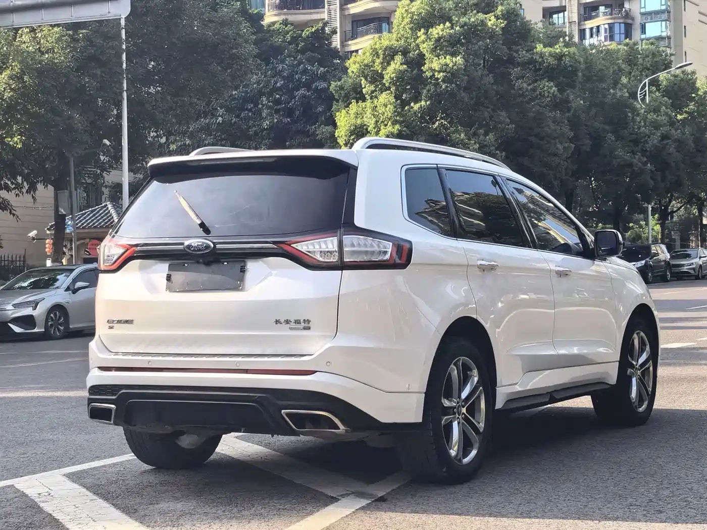 Фото 6 - Ford Edge
